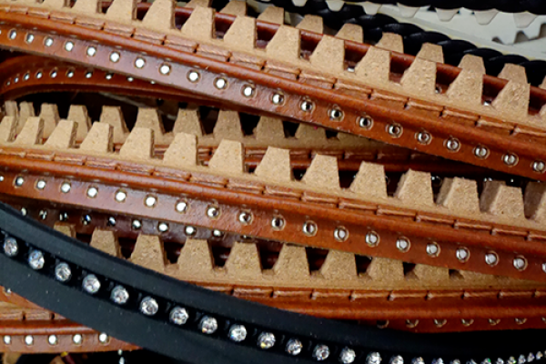 guardoli con borchie