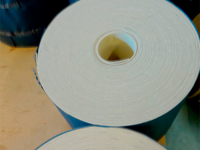 rotoli di cuoio bianco